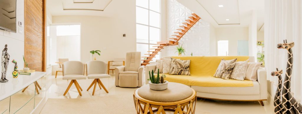 Ruime lichte woonkamer